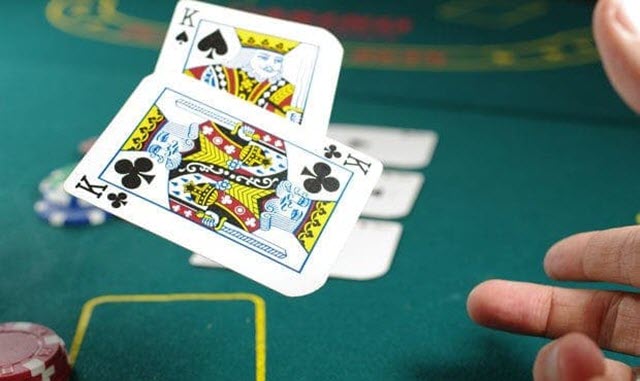 Game đấu bài trí tuệ poker online hình 1