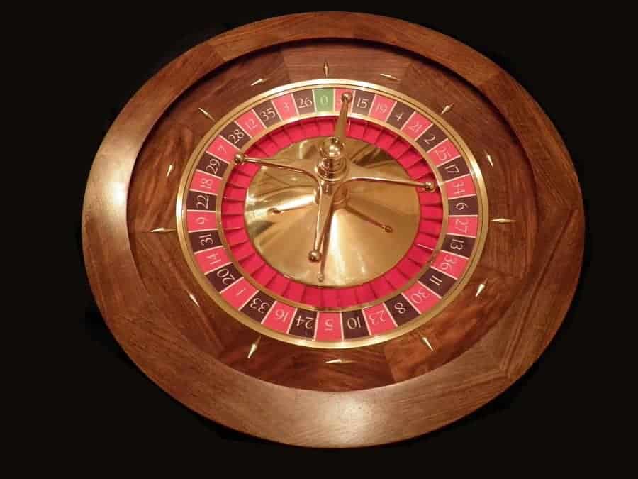 Roulette chua bao gio mat suc hut voi viec kiem tien khung Hinh 1