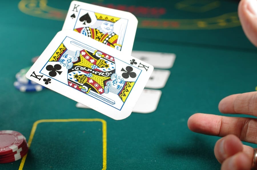 Người chơi sẽ cần phải làm gì để có kỹ năng chơi Poker giỏi hơn